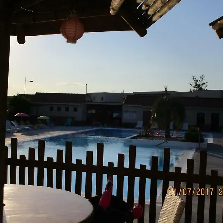 مكان تخييم Le Maridor 4*